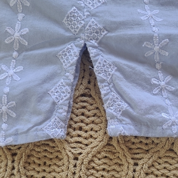 Talbots Blue & White Cotton Embroidered Peasant Top - Size 2X - Picture 4 of 8